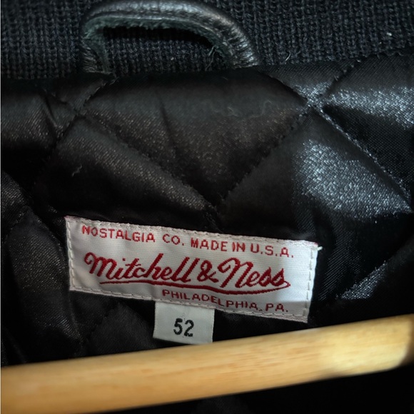 Mitchell & Ness FLIGHT CLUB WOOL AND LEATHER BOMBER JACKET. - Picture 5 of 16